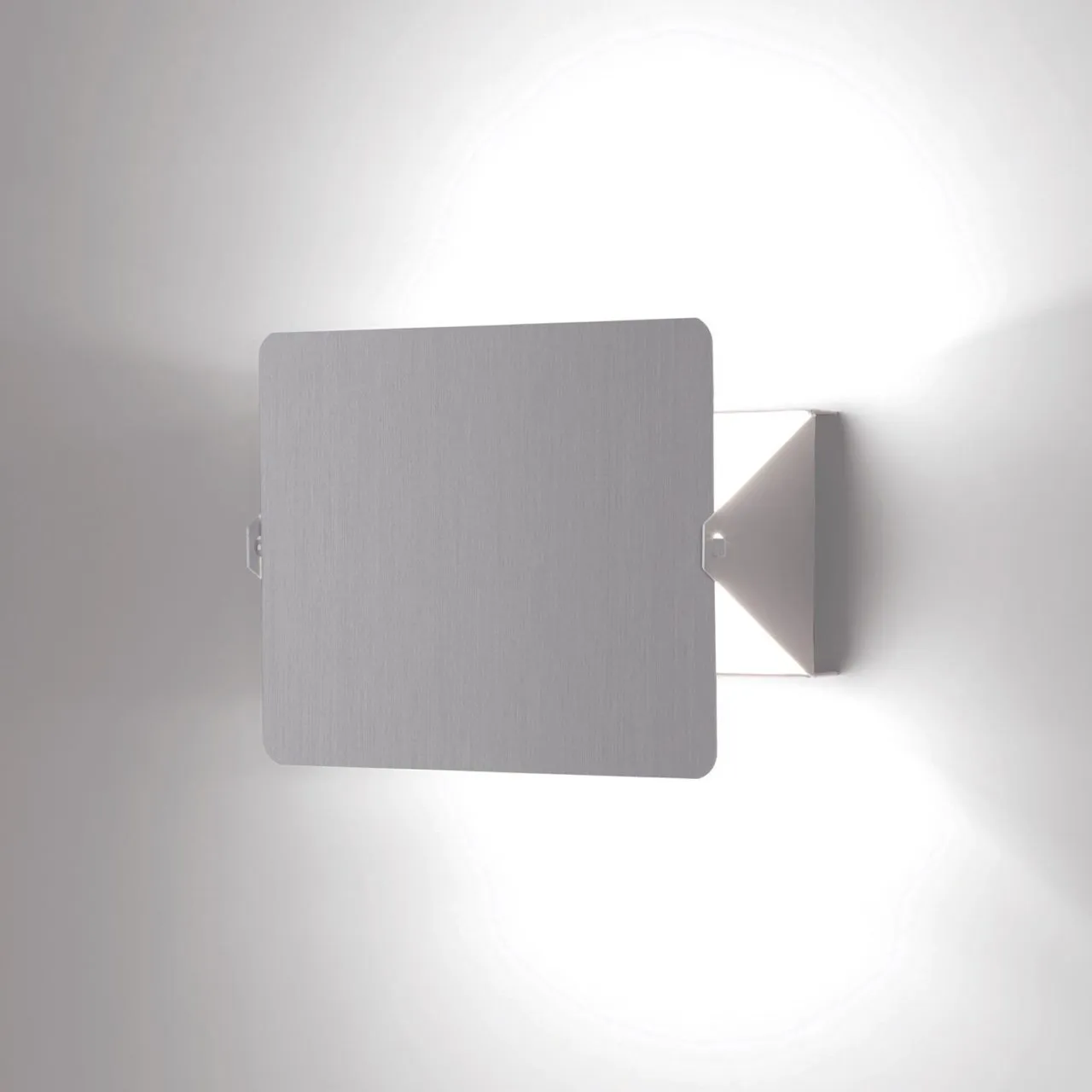 APPLIQUE À VOLET PIVOTANT Wall Lamp