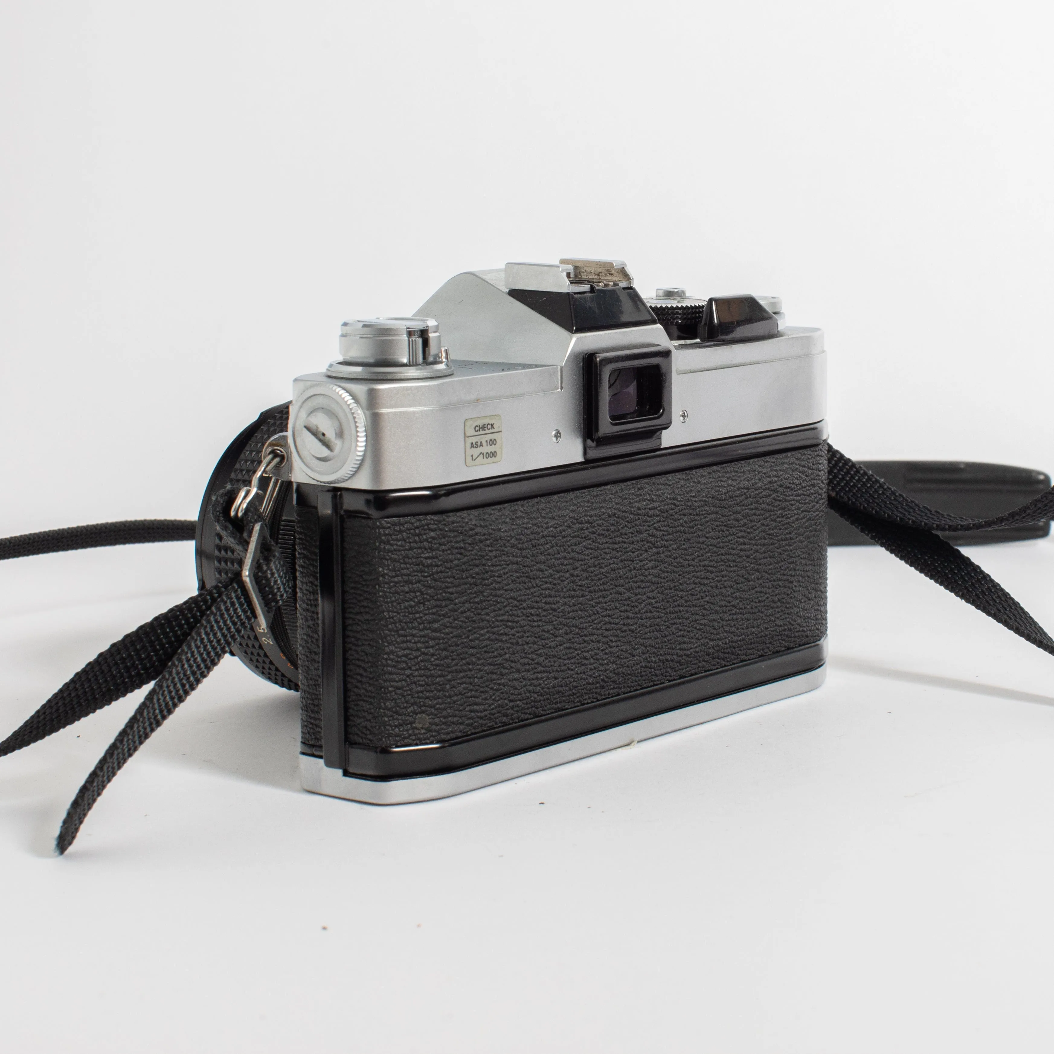 Canon FTb QL w/ FD 50mm f/1.8 S.C. lens