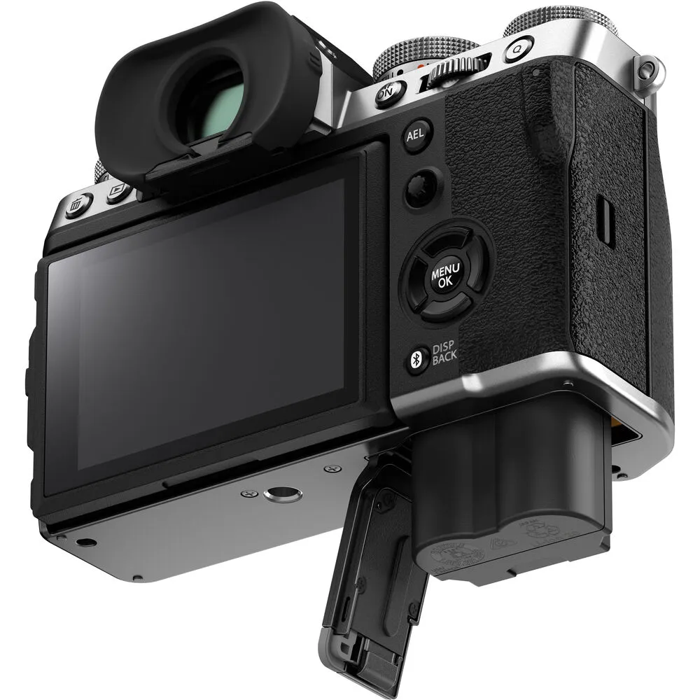 FUJIFILM X-T5 Mirrorless Camera with 16-80mm Lens