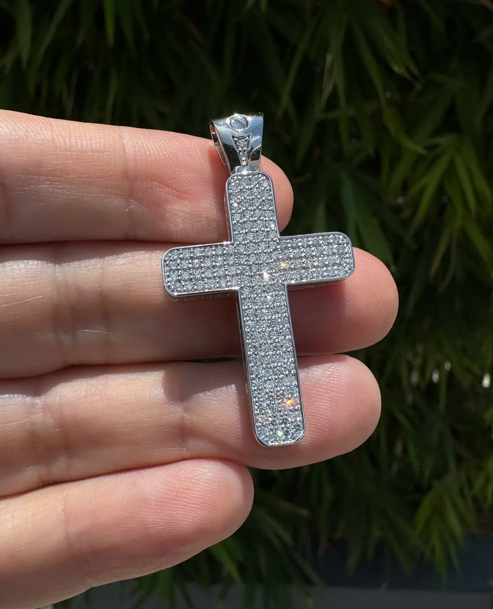 JERRITT Cross Pendant in Gold with 0.90ct Diamonds