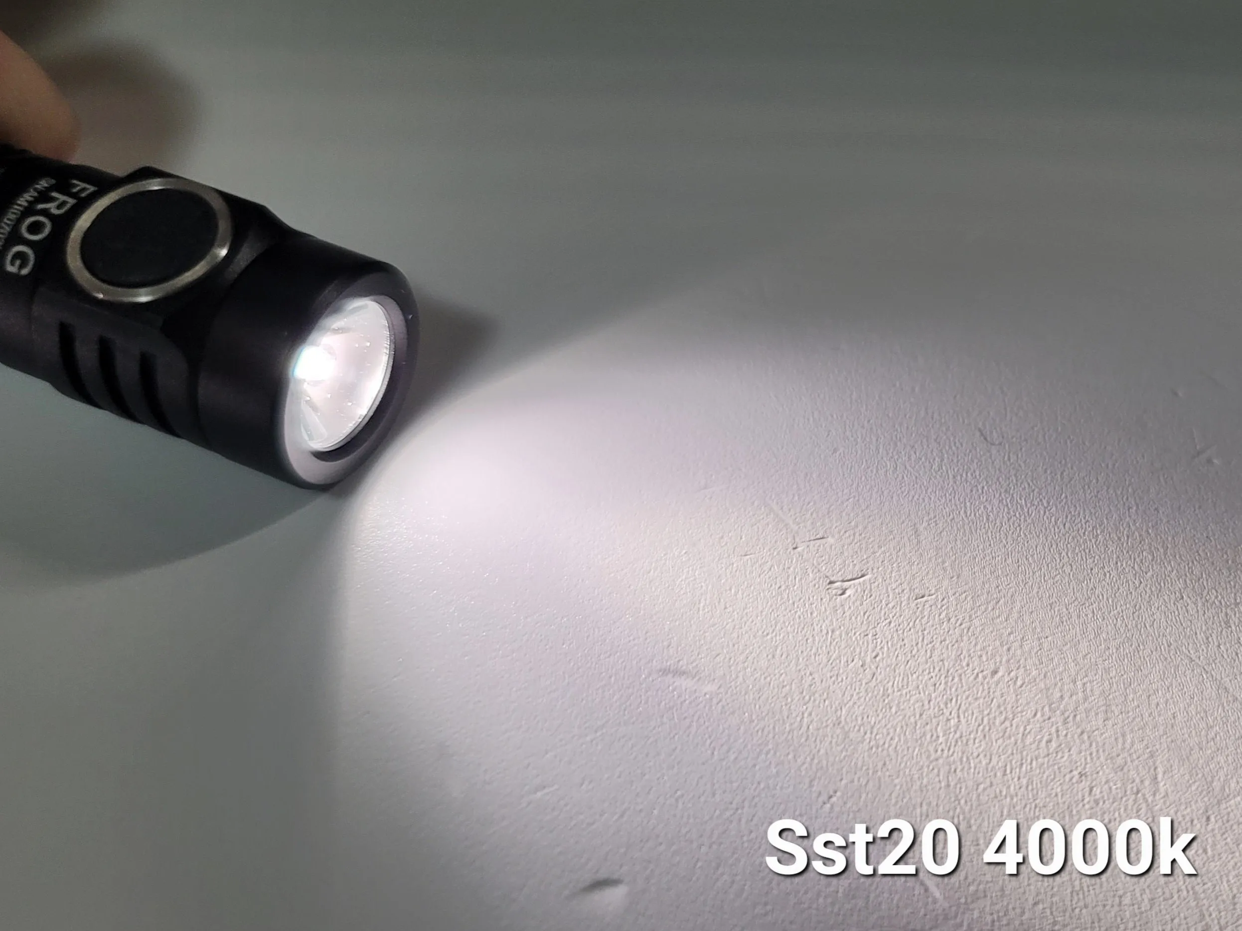 Lumintop Frog 570 Lumens 10180 10440 EDC Flashlight