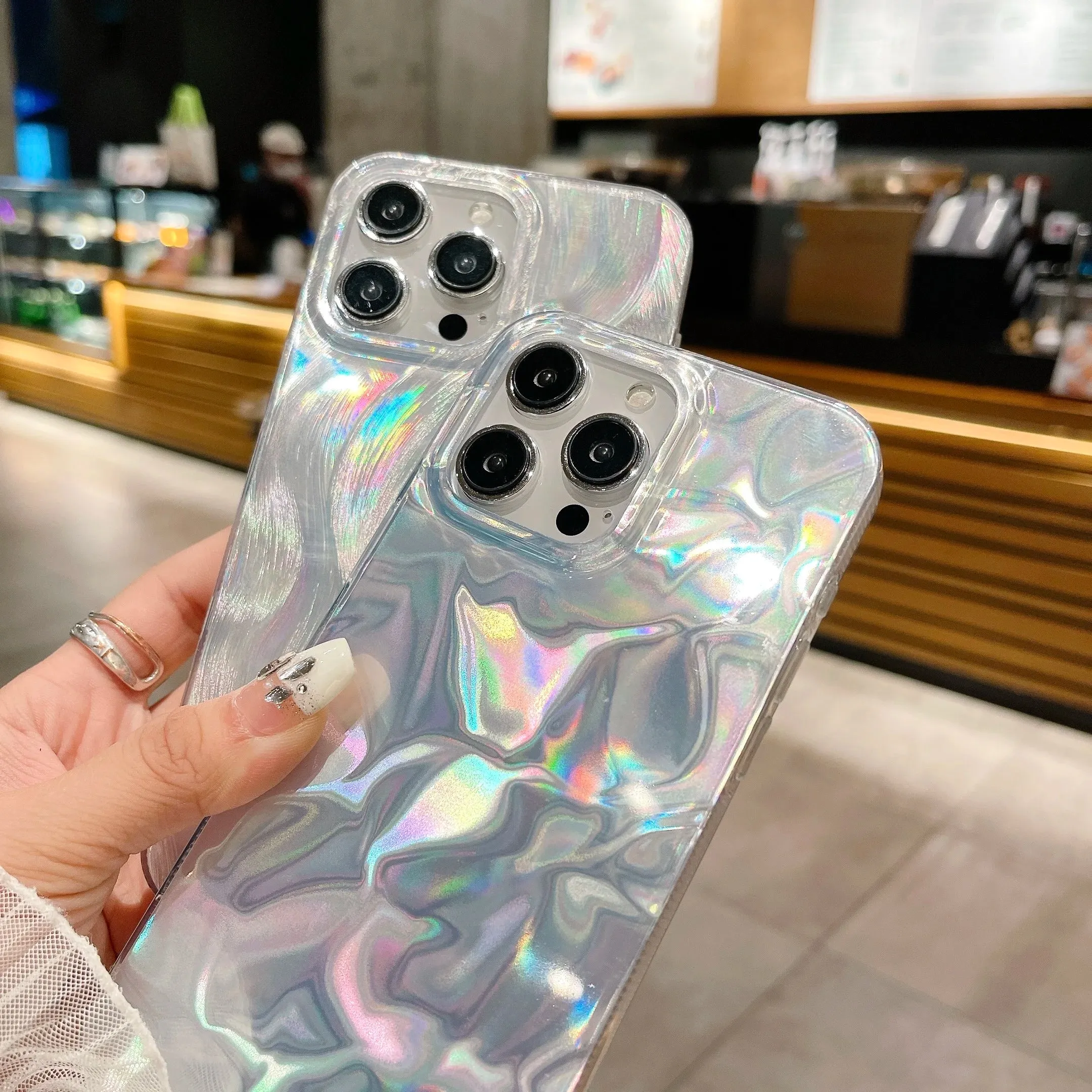 Uakiss Luxury Laser Silver Gradient Phone Case For iPhone 15 13 11 12 14 Pro Max 15 7 8 Plus XR X XS Camera Protective Shockproof Cover