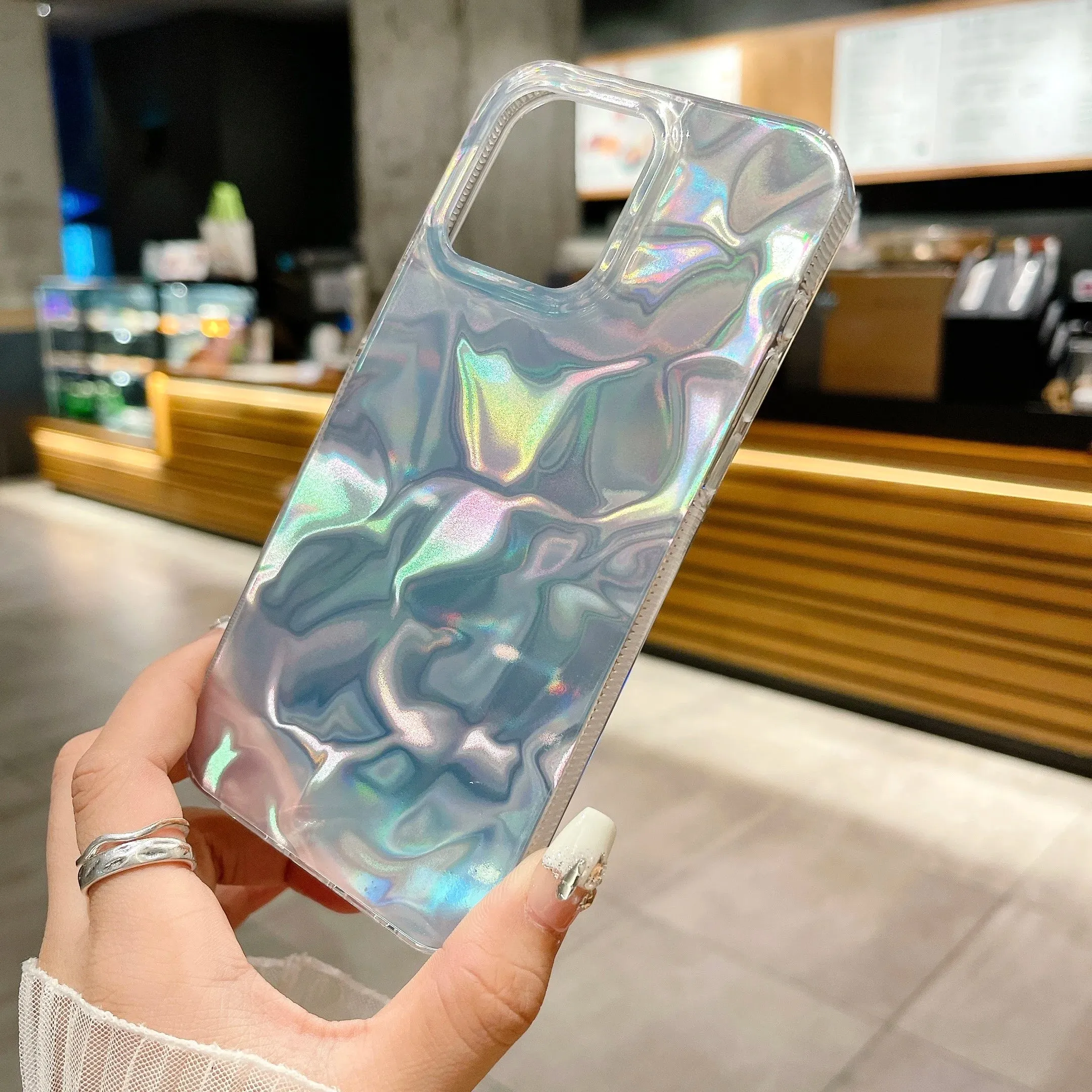 Uakiss Luxury Laser Silver Gradient Phone Case For iPhone 15 13 11 12 14 Pro Max 15 7 8 Plus XR X XS Camera Protective Shockproof Cover